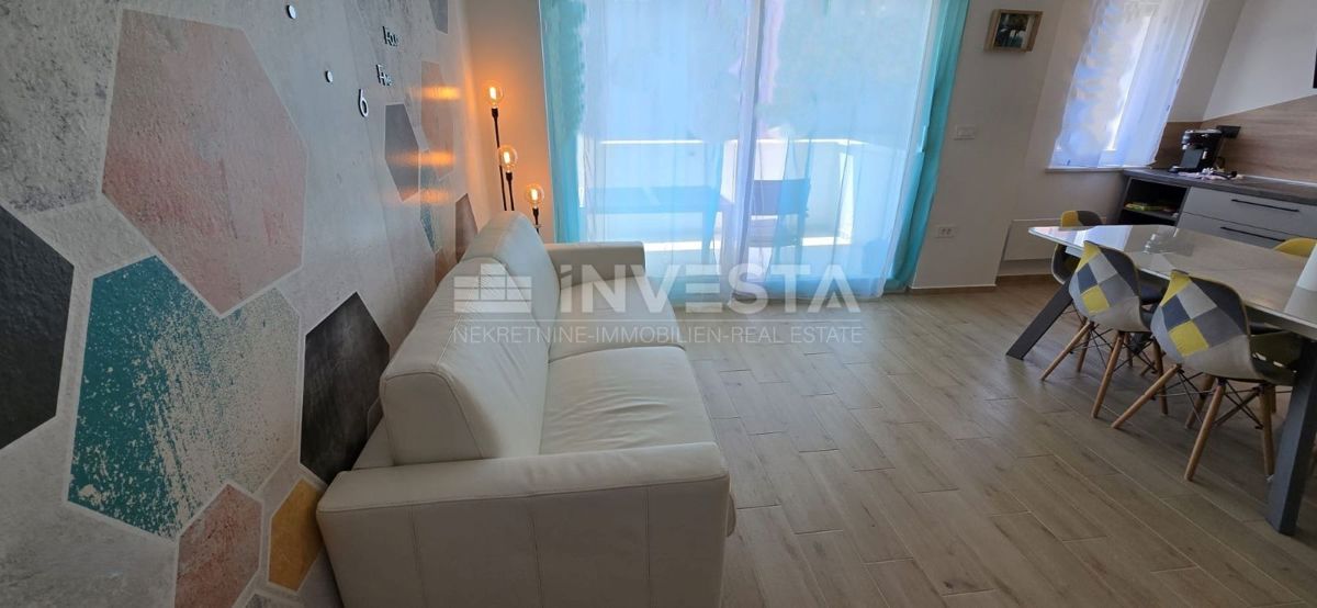 Štinjan, enosobno stanovanje v manjši stavbi z garažo