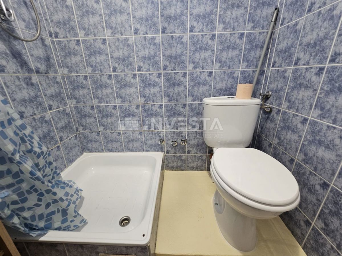 Medulin, pritlični apartma, terasa, bazen