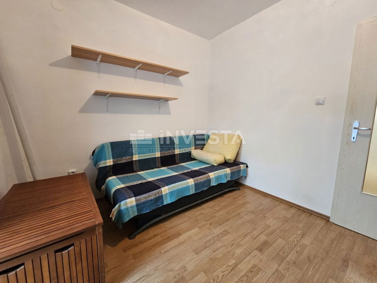 Medulin, pritlični apartma, terasa, bazen