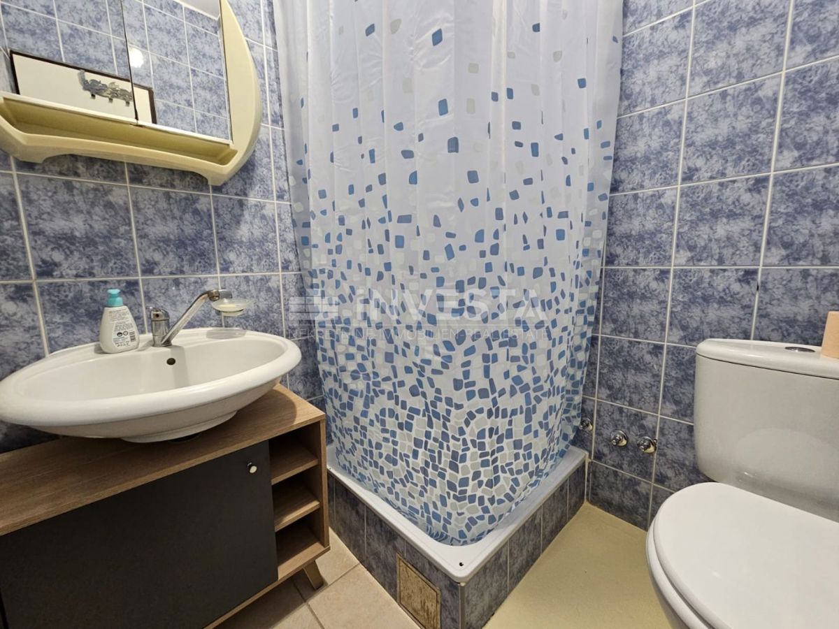 Medulin, pritlični apartma, terasa, bazen