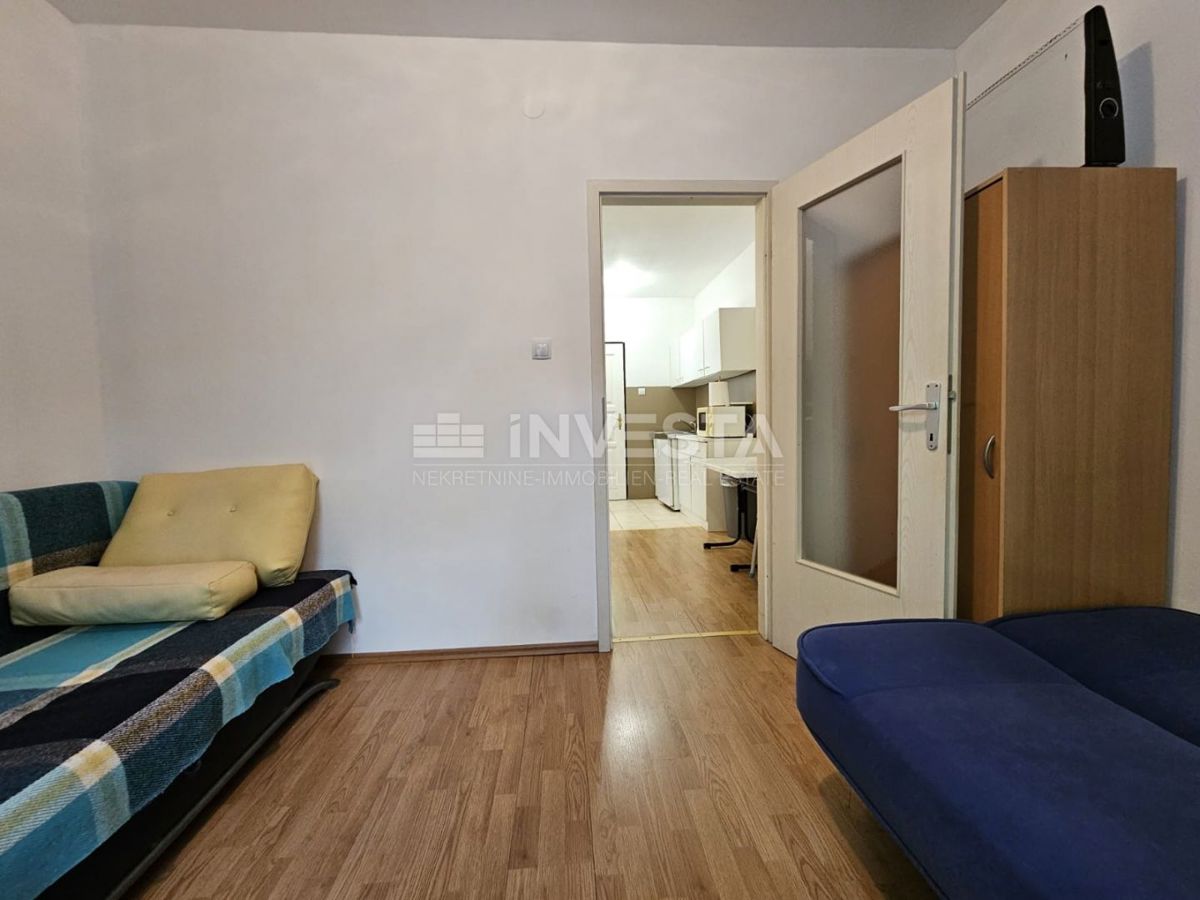 Medulin, pritlični apartma, terasa, bazen