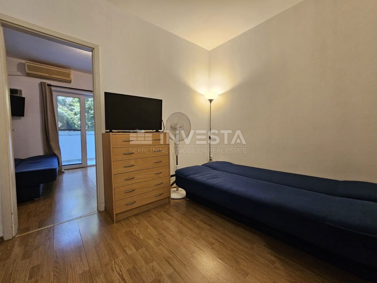 Medulin, pritlični apartma, terasa, bazen
