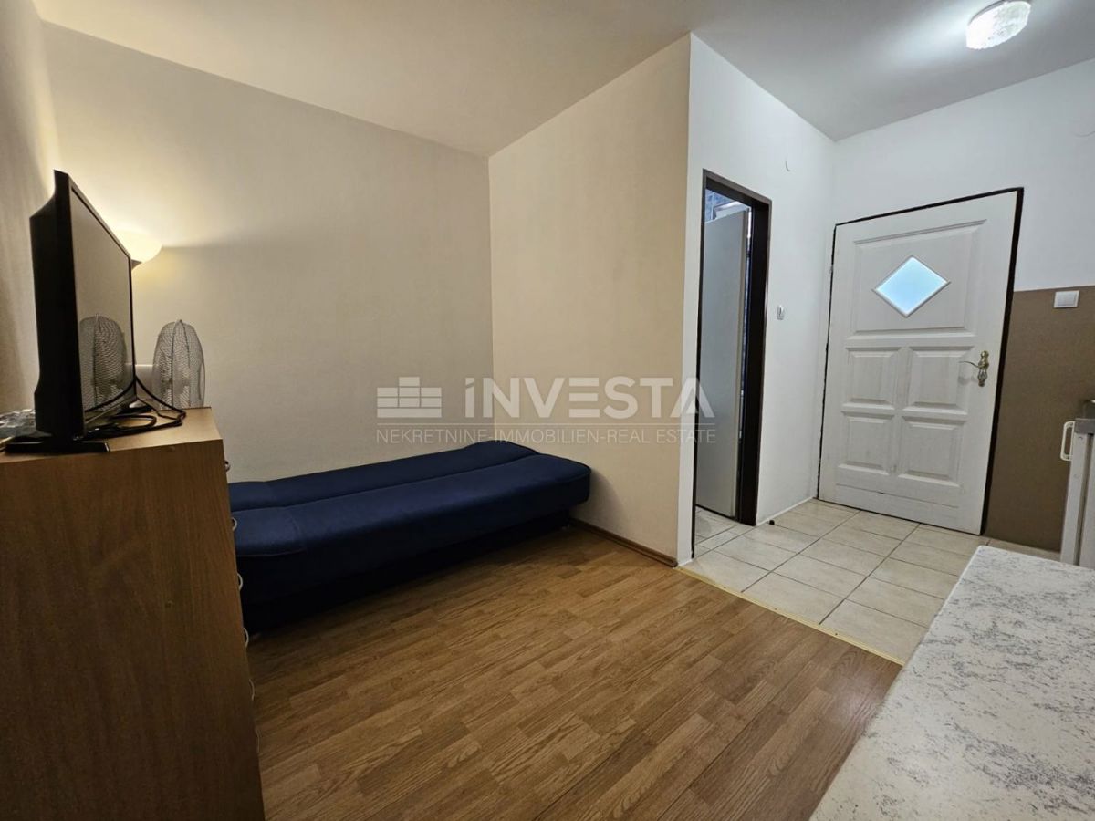Medulin, pritlični apartma, terasa, bazen