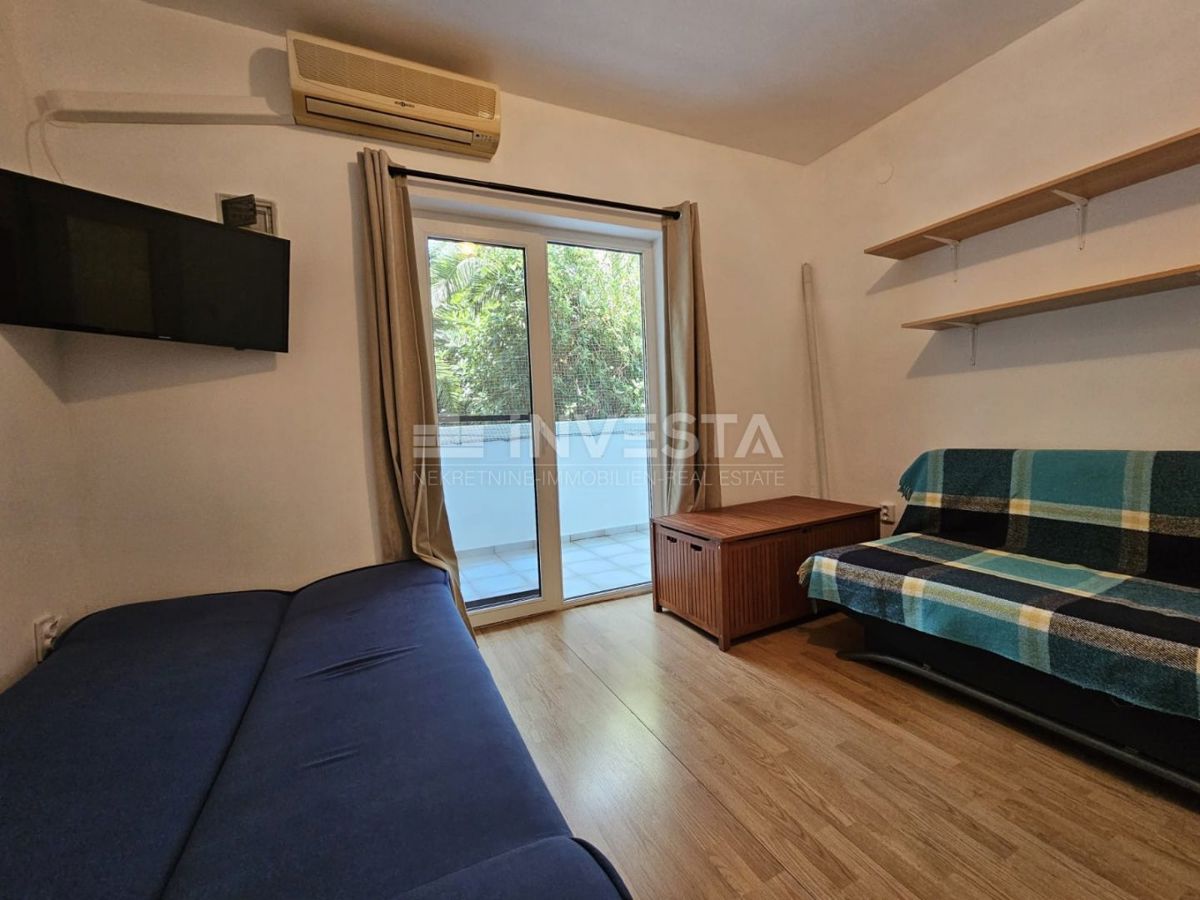 Medulin, pritlični apartma, terasa, bazen