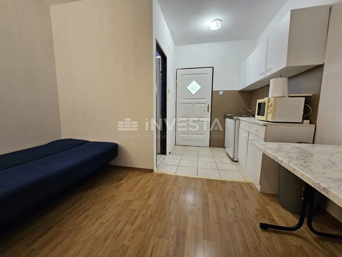 Medulin, pritlični apartma, terasa, bazen