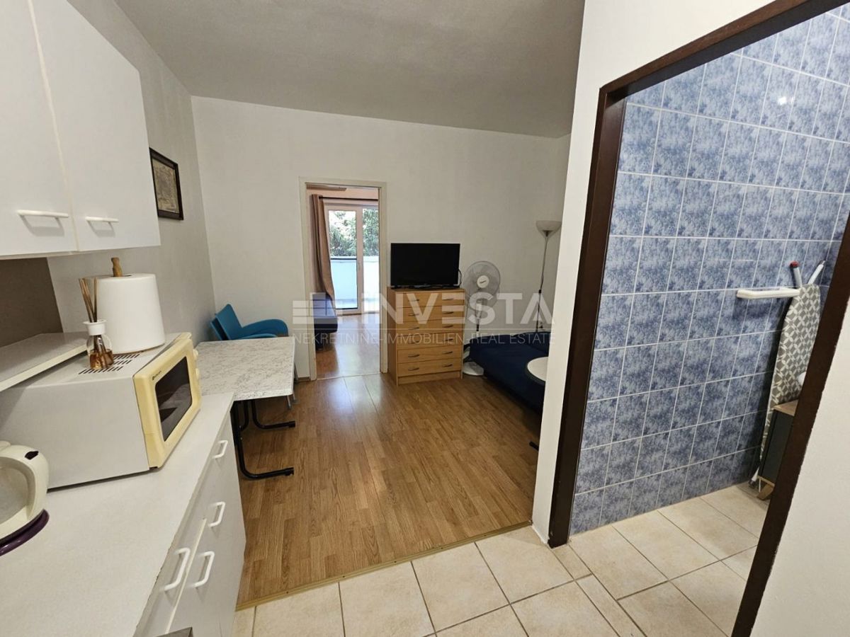 Medulin, pritlični apartma, terasa, bazen