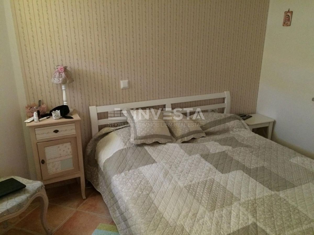 Barbariga, pritlična hiša s parkiriščem, površina 90m²