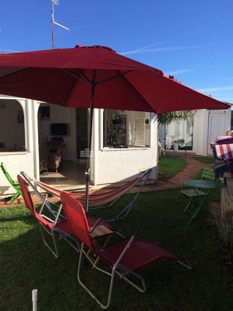 Barbariga, pritlična hiša s parkiriščem, površina 90m²