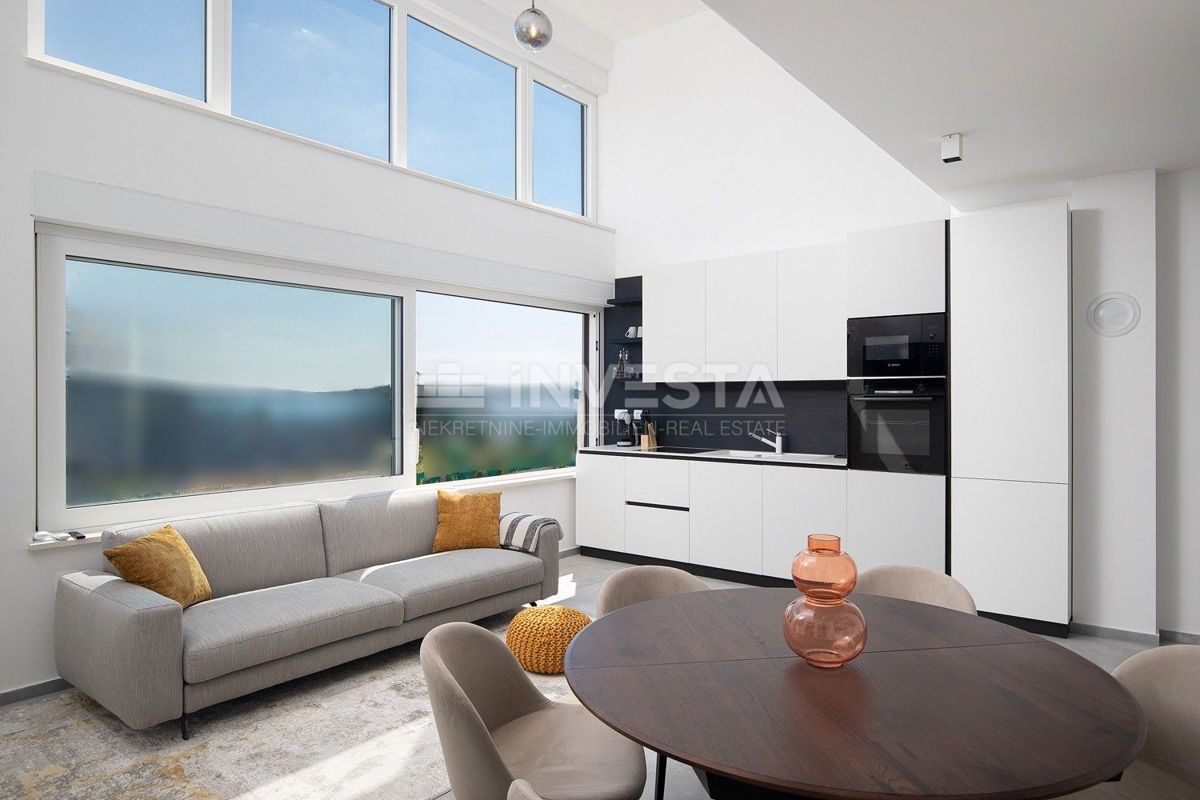 Fažana, Prostoren Penthouse z Razgledom na Morje