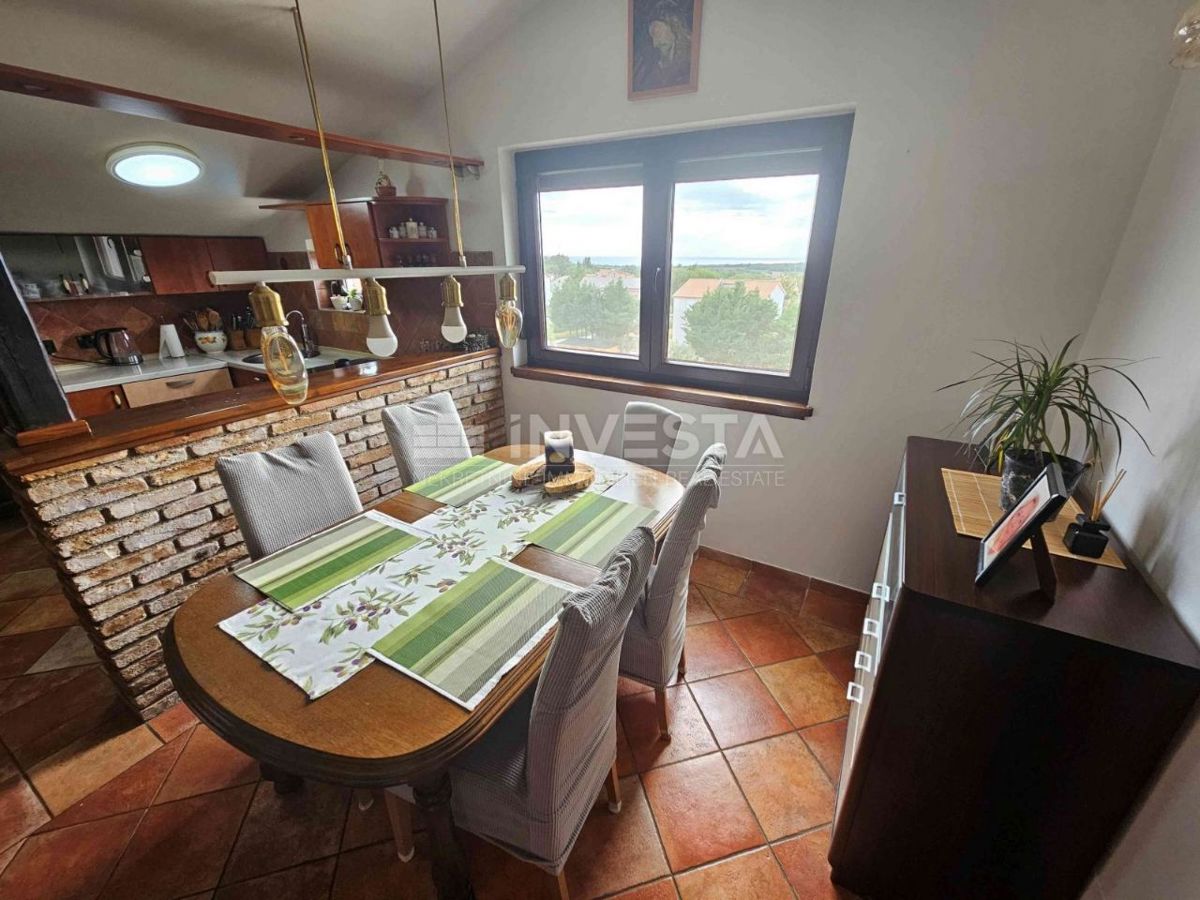 Prostorno stanovanje s panoramskim razgledom na morje