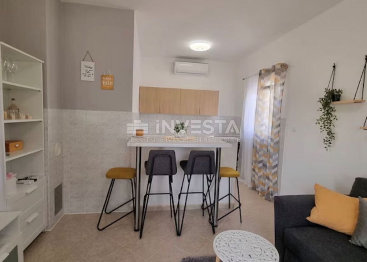 Barban, okolica, hiša z dvema stanovanjema, bazen