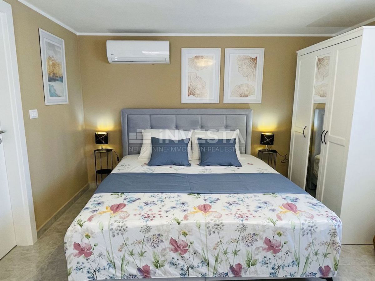 Barban, okolica, hiša z dvema stanovanjema, bazen