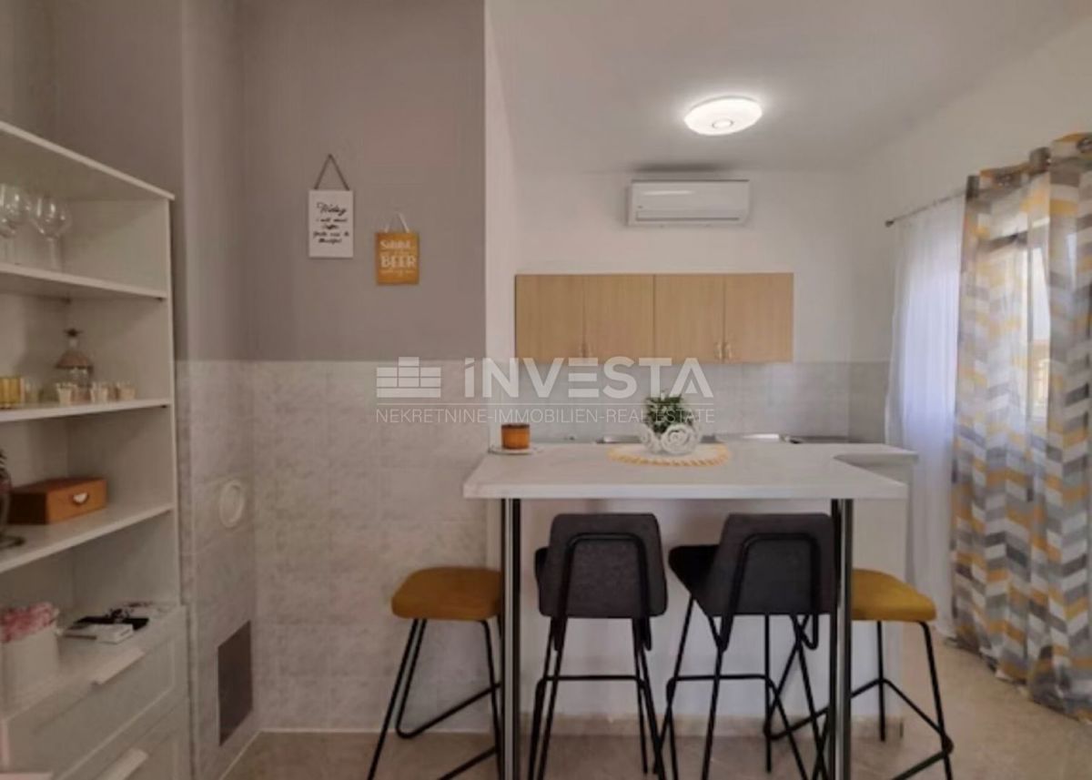 Barban, okolica, hiša z dvema stanovanjema, bazen