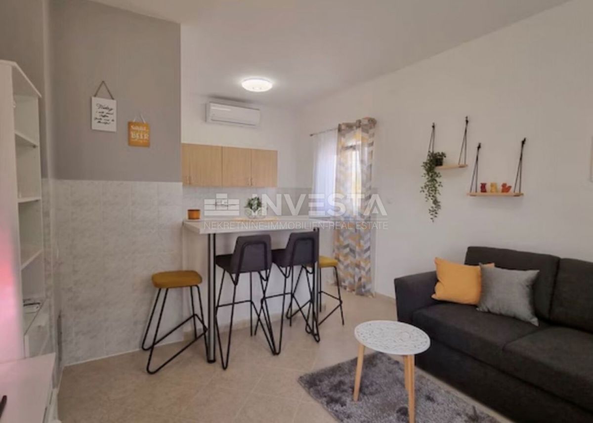 Barban, okolica, hiša z dvema stanovanjema, bazen