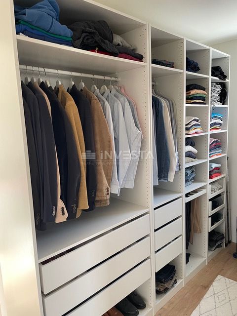 Pametna hiša s bazenom