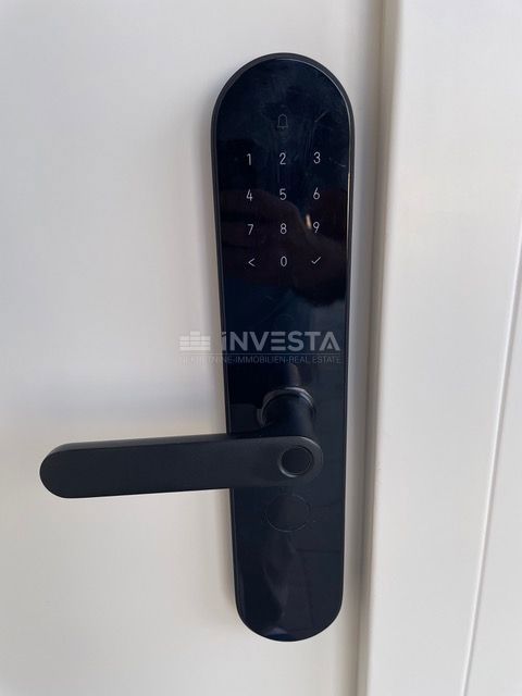 Pametna hiša s bazenom