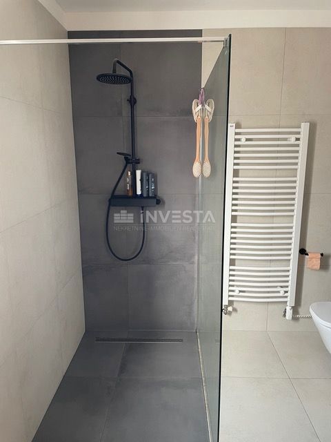 Pametna hiša s bazenom