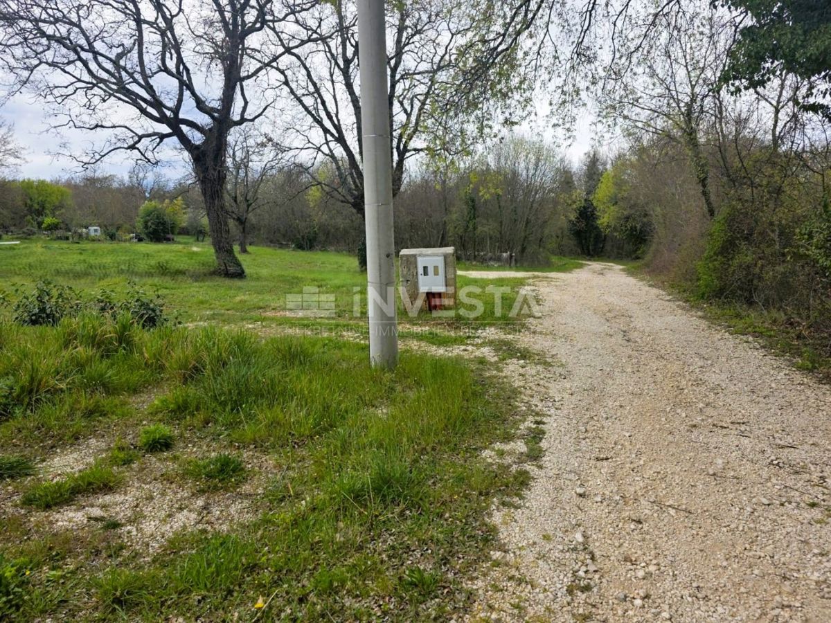 Zemljišče Kanfanar, 661m2