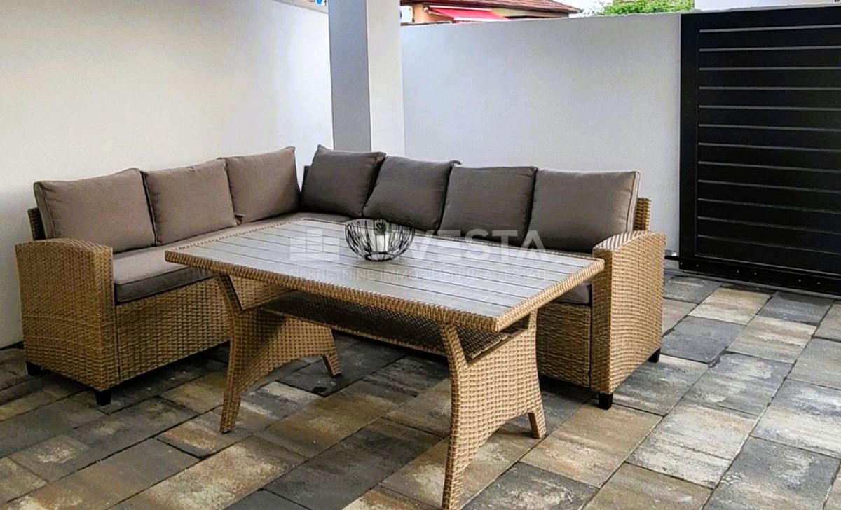 Pulj, Busoler, stanovanje v pritličju 41 m² z nadkrito teraso