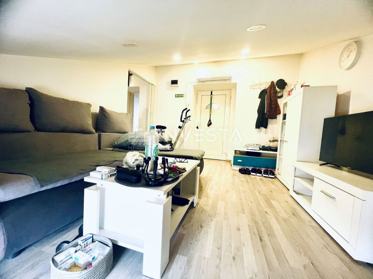Pula, prenovljen stan nad Areno v 2. nadstropju, 48 m²