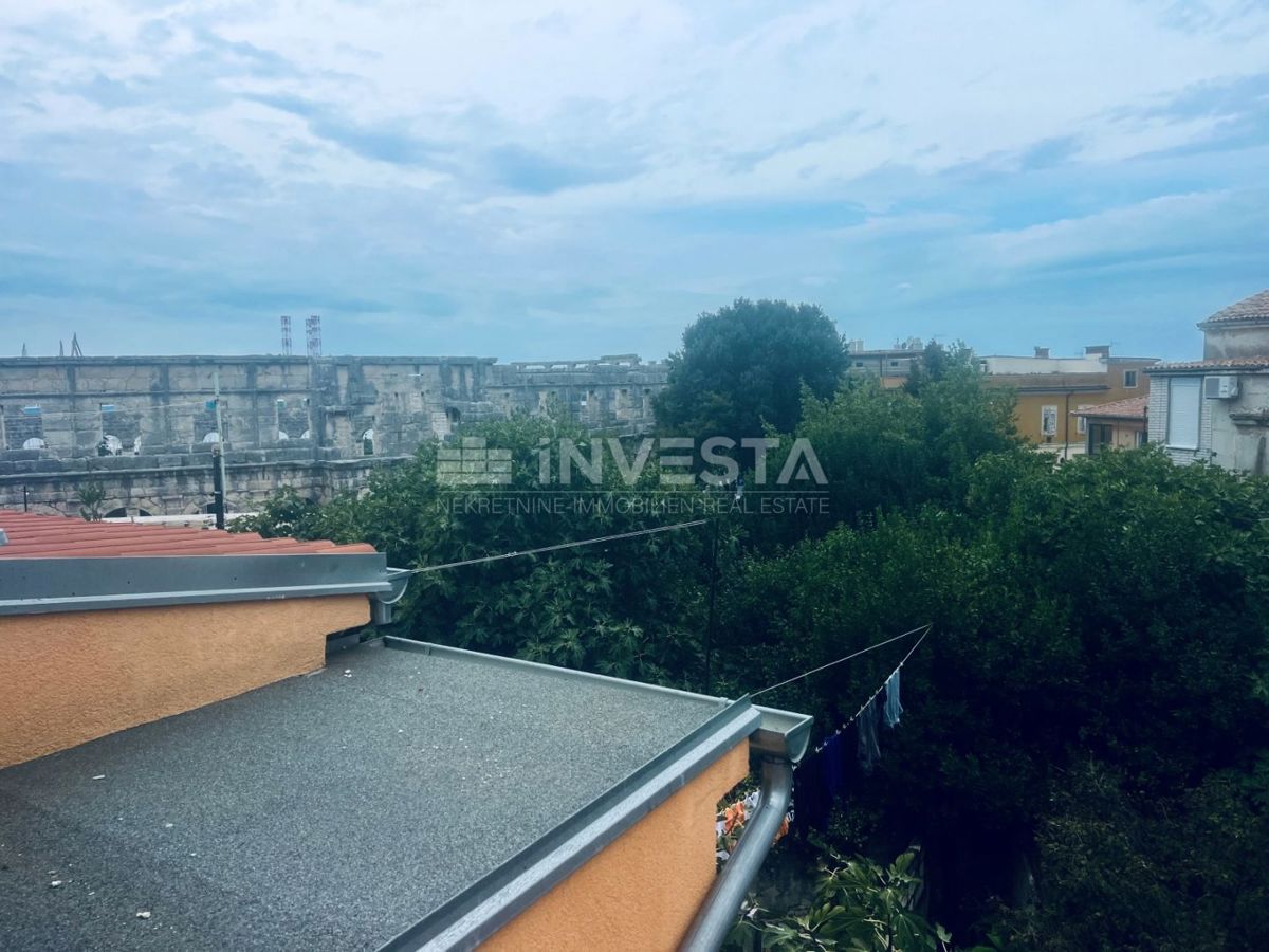 Pula, prenovljen stan nad Areno v 2. nadstropju, 48 m²