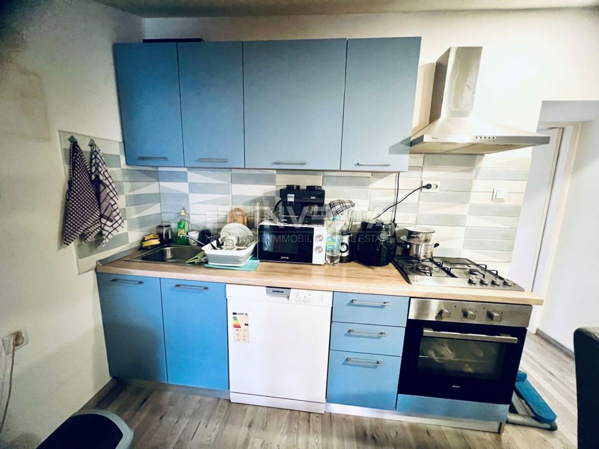 Pula, prenovljen stan nad Areno v 2. nadstropju, 48 m²
