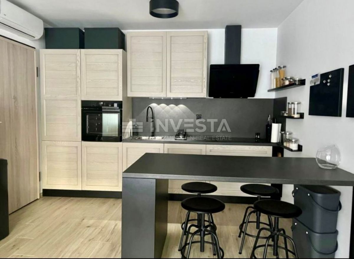 Medulin, Luksuzno Stanovanje 62m2 v 2. Nadstropju Nove Gradnje, Parkiranje