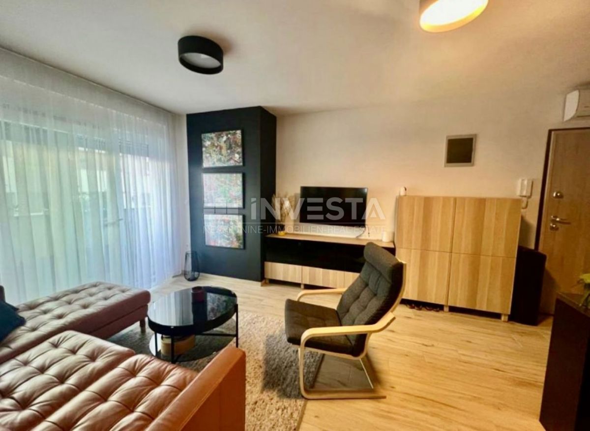 Medulin, Luksuzno Stanovanje 62m2 v 2. Nadstropju Nove Gradnje, Parkiranje