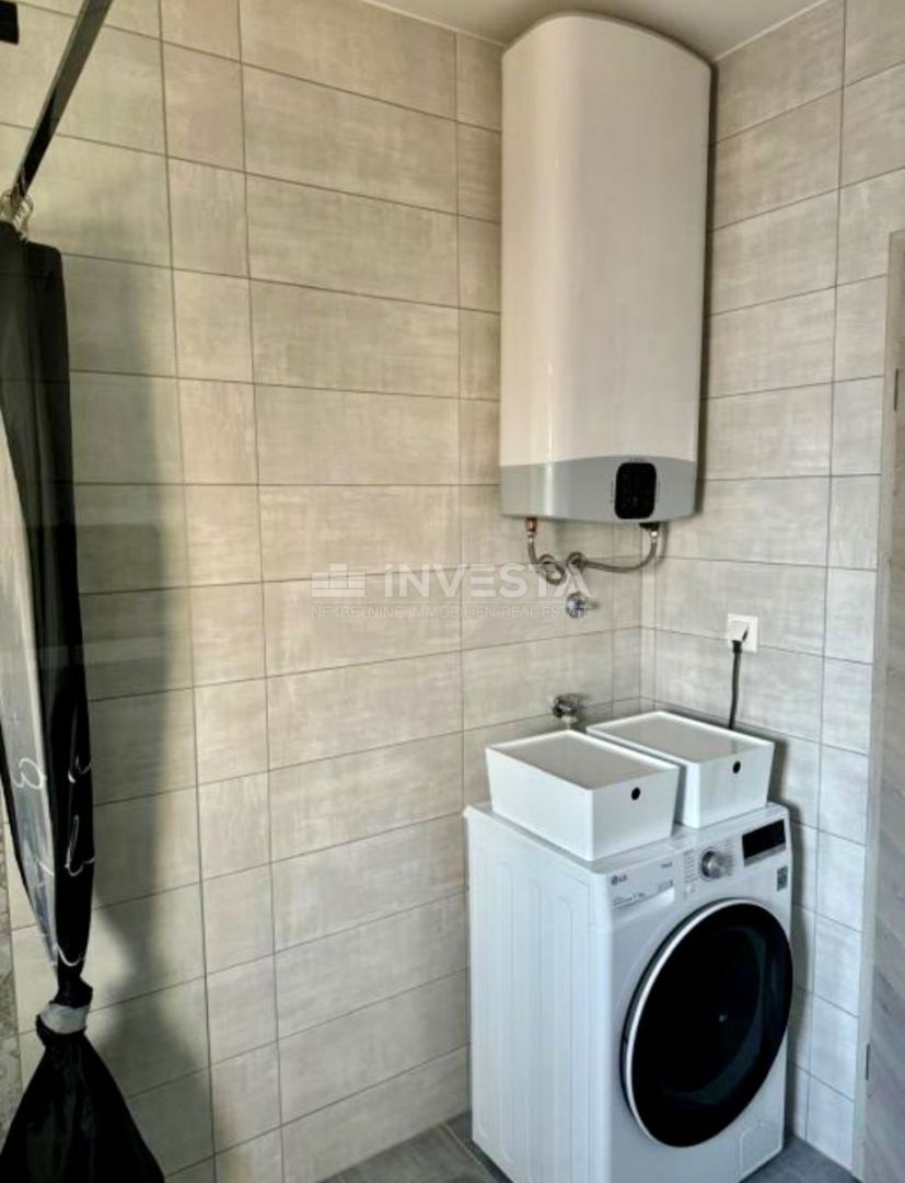 Medulin, Luksuzno Stanovanje 62m2 v 2. Nadstropju Nove Gradnje, Parkiranje