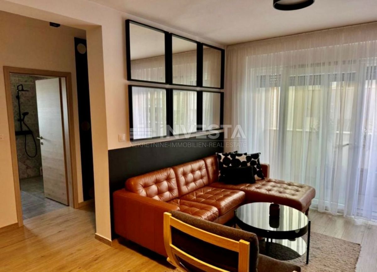 Medulin, Luksuzno Stanovanje 62m2 v 2. Nadstropju Nove Gradnje, Parkiranje