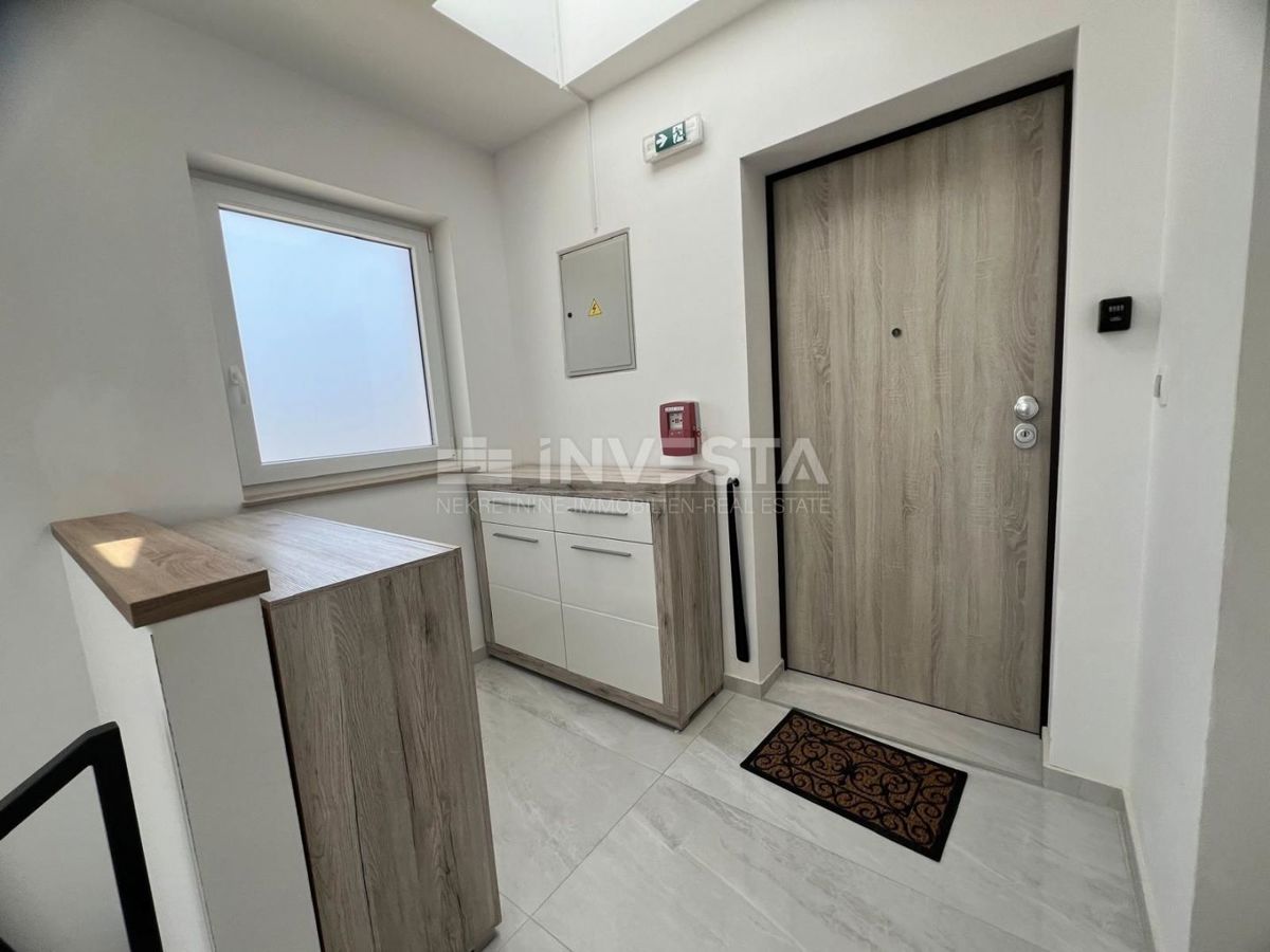 Medulin, Luksuzno Stanovanje 62m2 v 2. Nadstropju Nove Gradnje, Parkiranje