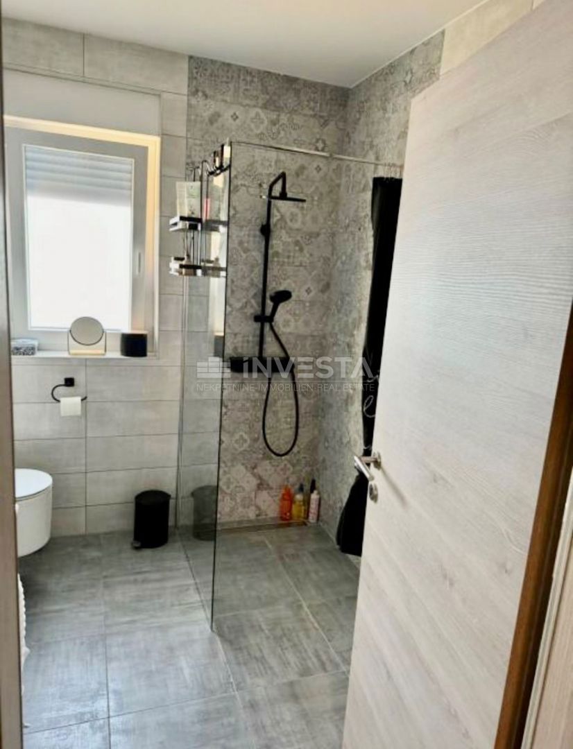 Medulin, Luksuzno Stanovanje 62m2 v 2. Nadstropju Nove Gradnje, Parkiranje