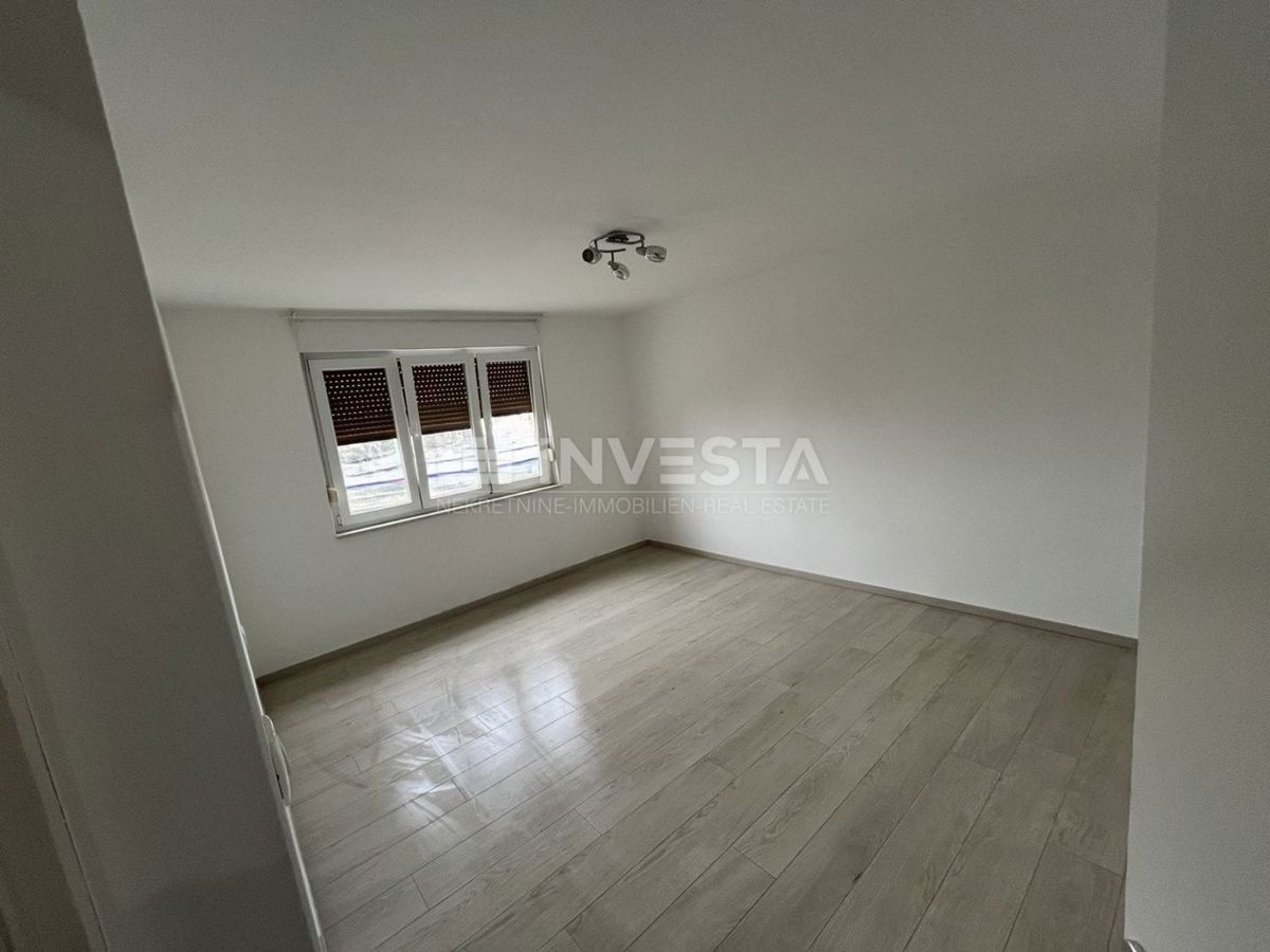 Pula, Stoja, čudovito prenovljeno stanovanje z garažo