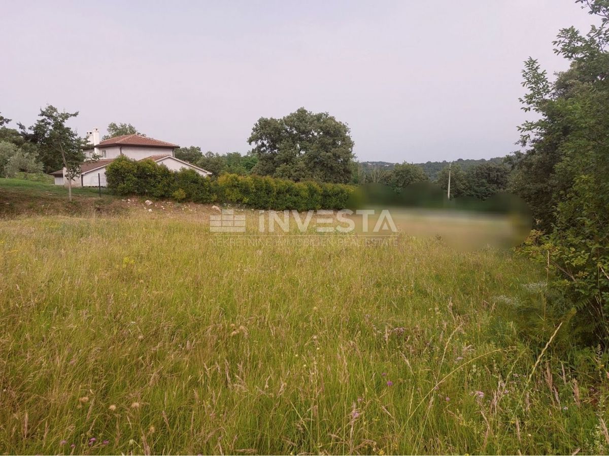 Tinjan, Gradbena Zemljišča 3197 m² + 971 m² Kmetijska Zemljišča