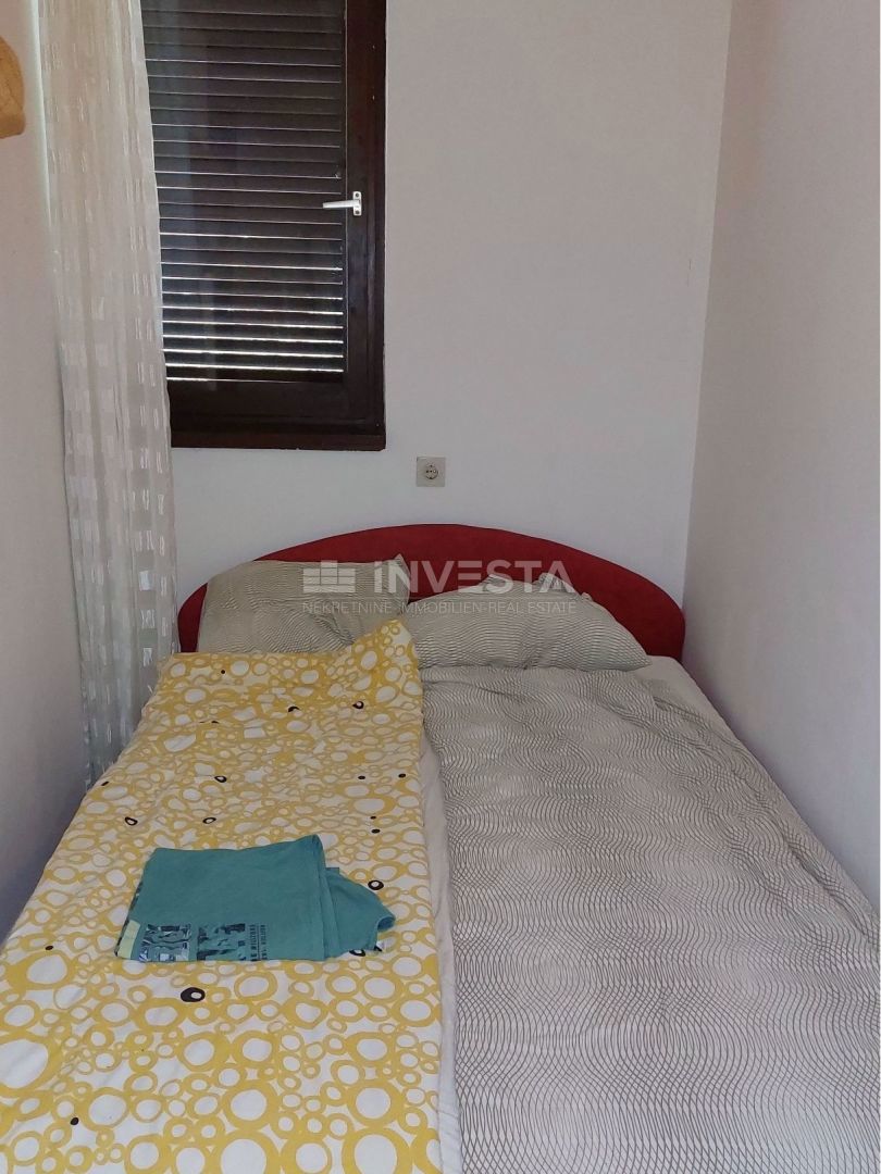 Červar-Porat, dvoetažni apartma 47 m2, 2 ss, 150 m od morja