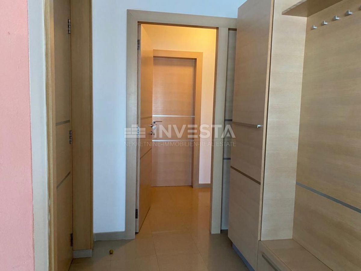 Pula, Pješčana uvala, penthouse 152 m2, 200 m od morja