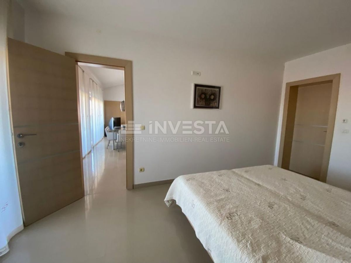 Pula, Pješčana uvala, penthouse 152 m2, 200 m od morja