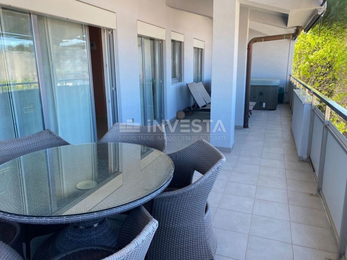 Pula, Pješčana uvala, penthouse 152 m2, 200 m od morja