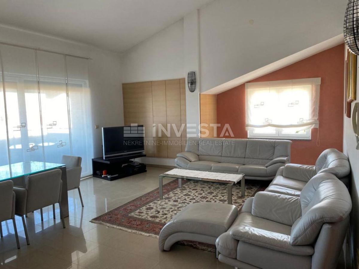 Pula, Pješčana uvala, penthouse 152 m2, 200 m od morja