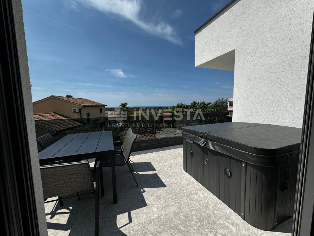Okolica Poreča, stanovanje v 1. nadstropju novogradnje, 96 m2, pogled na morje