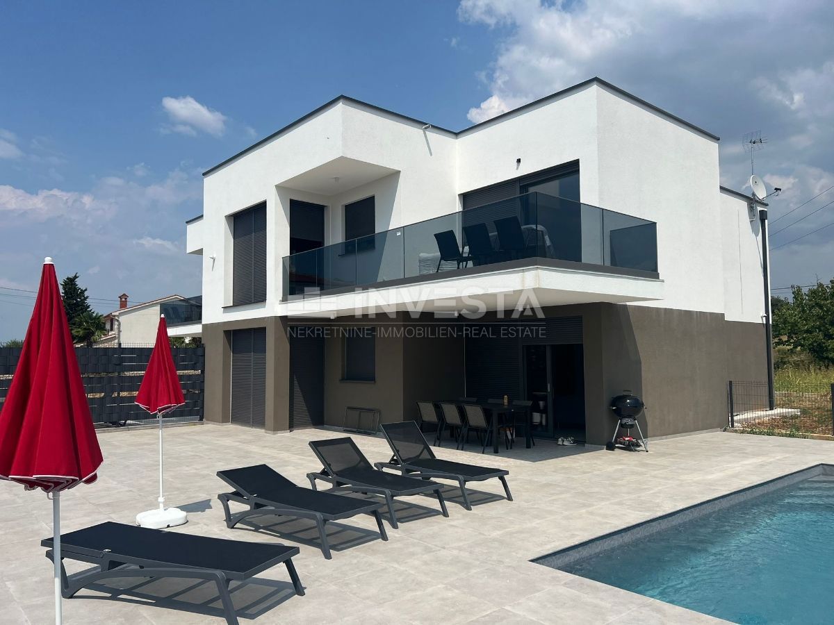 Okolica Poreča, stanovanje v 1. nadstropju novogradnje, 96 m2, pogled na morje