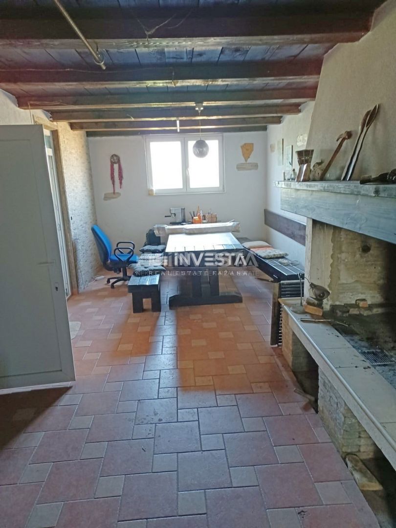 Pula, Veli vrh, prostorna družinska hiša, blizu centra mesta in morja