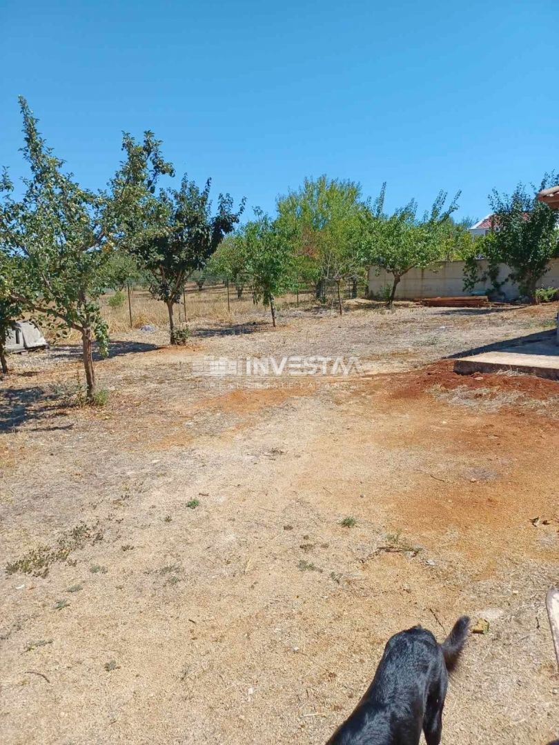 Pula, Veli vrh, prostorna družinska hiša, blizu centra mesta in morja