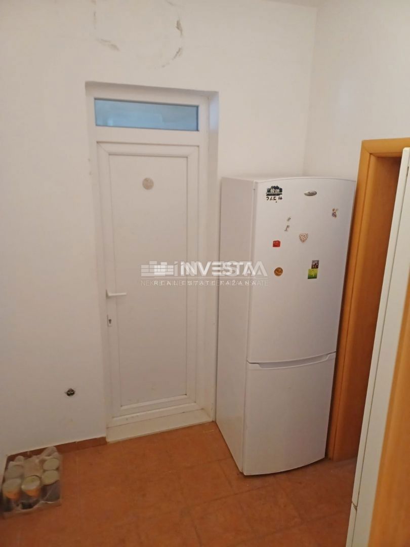 Pula, Veli vrh, prostorna družinska hiša, blizu centra mesta in morja