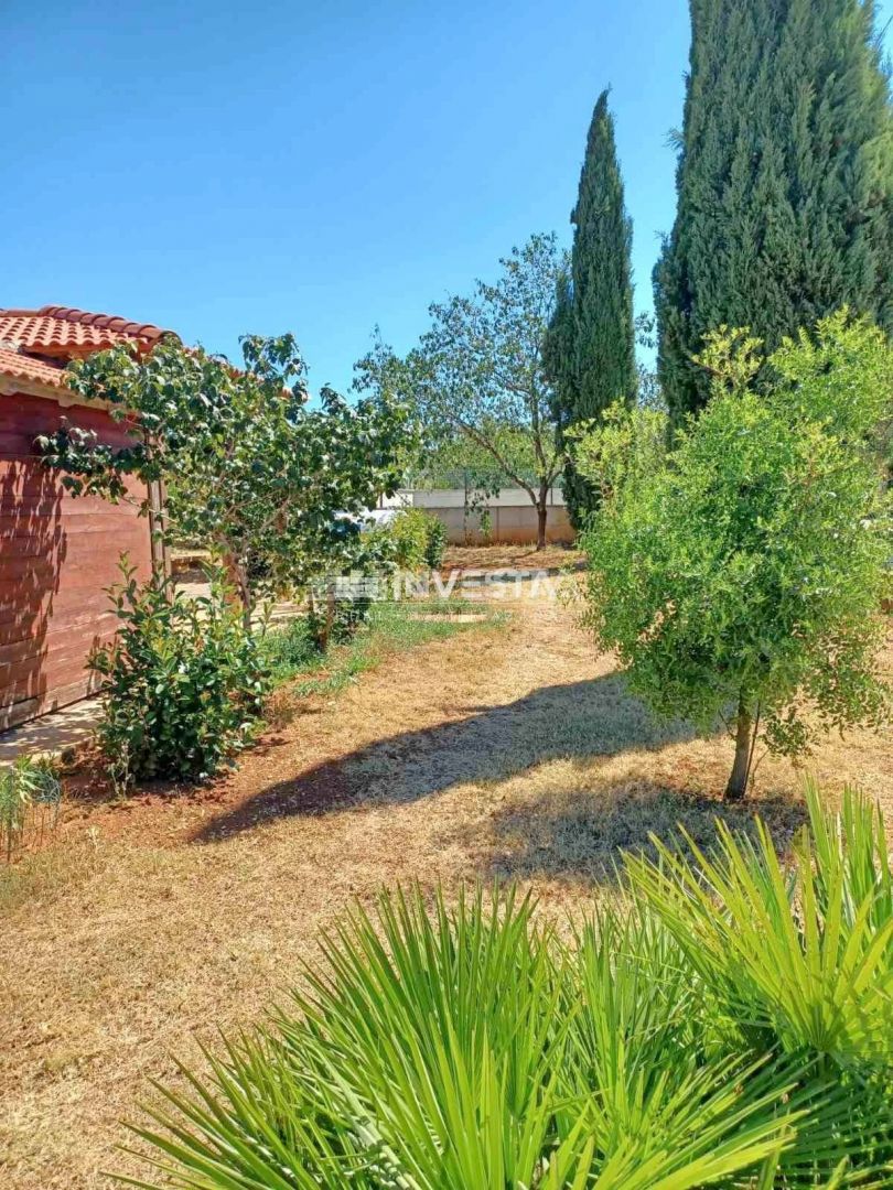 Pula, Veli vrh, prostorna družinska hiša, blizu centra mesta in morja