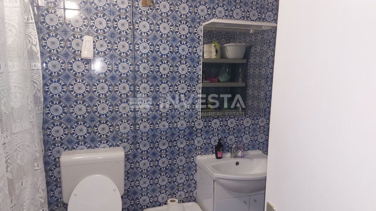 Hiša v prvi vrsti do morja - redkost na trgu