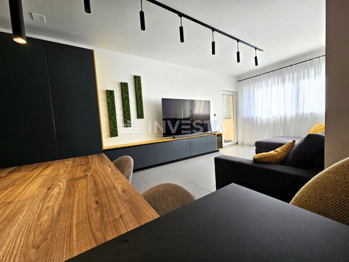 Luksuzno opremljen apartma v Umagu