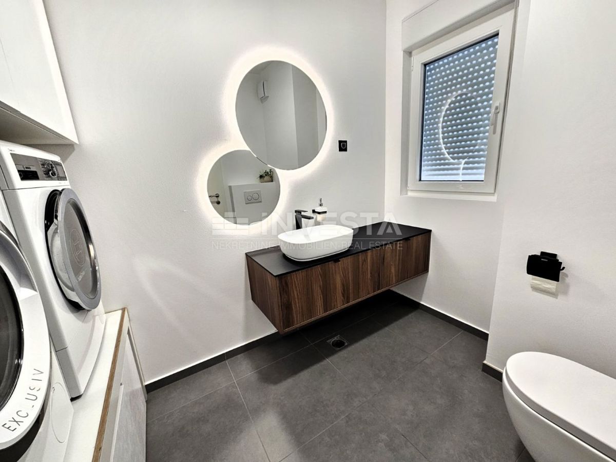 Luksuzno opremljen apartma v Umagu