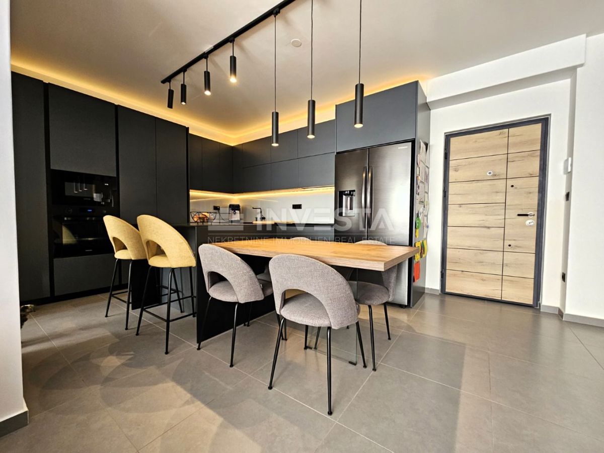 Luksuzno opremljen apartma v Umagu