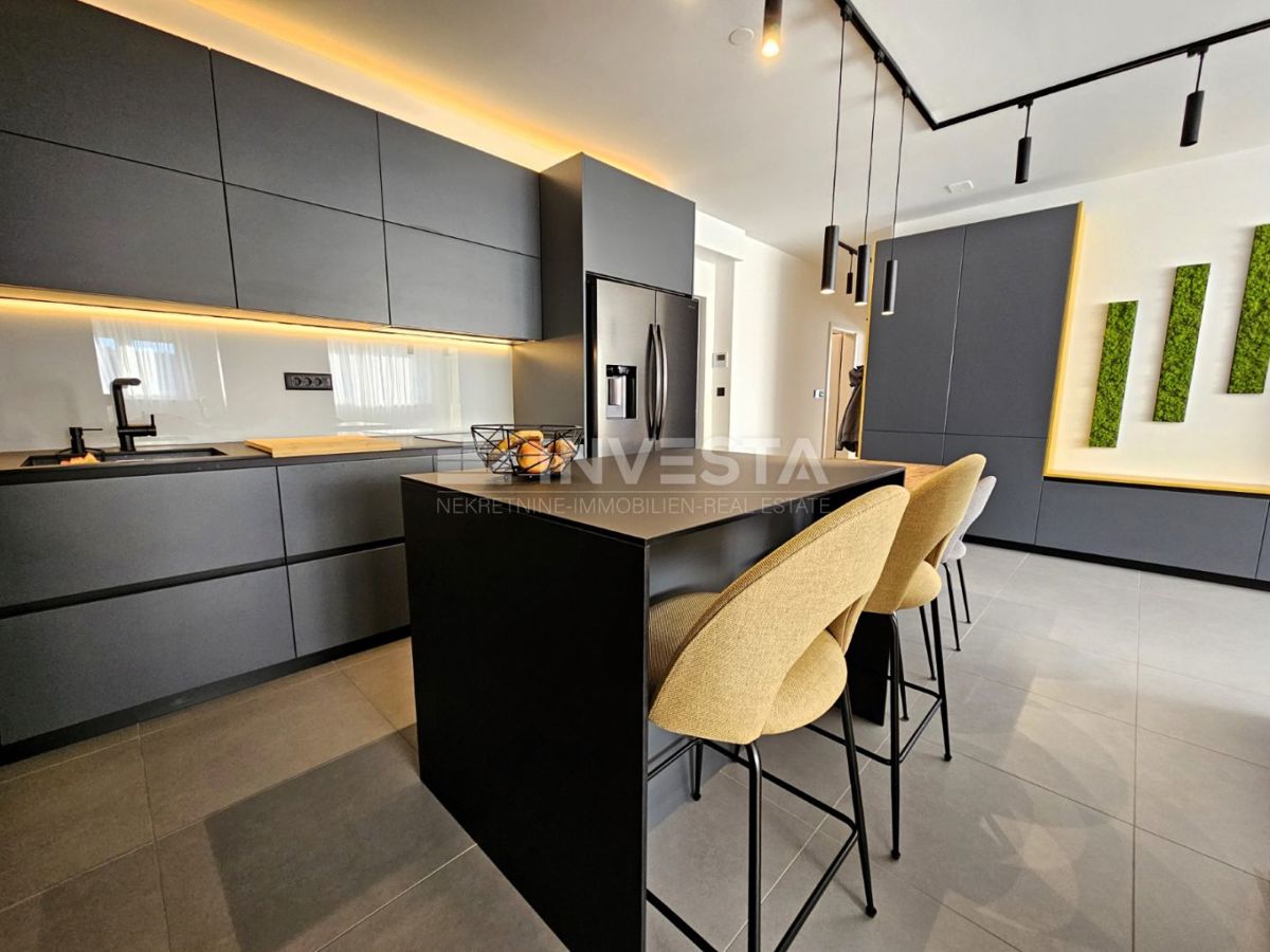 Luksuzno opremljen apartma v Umagu